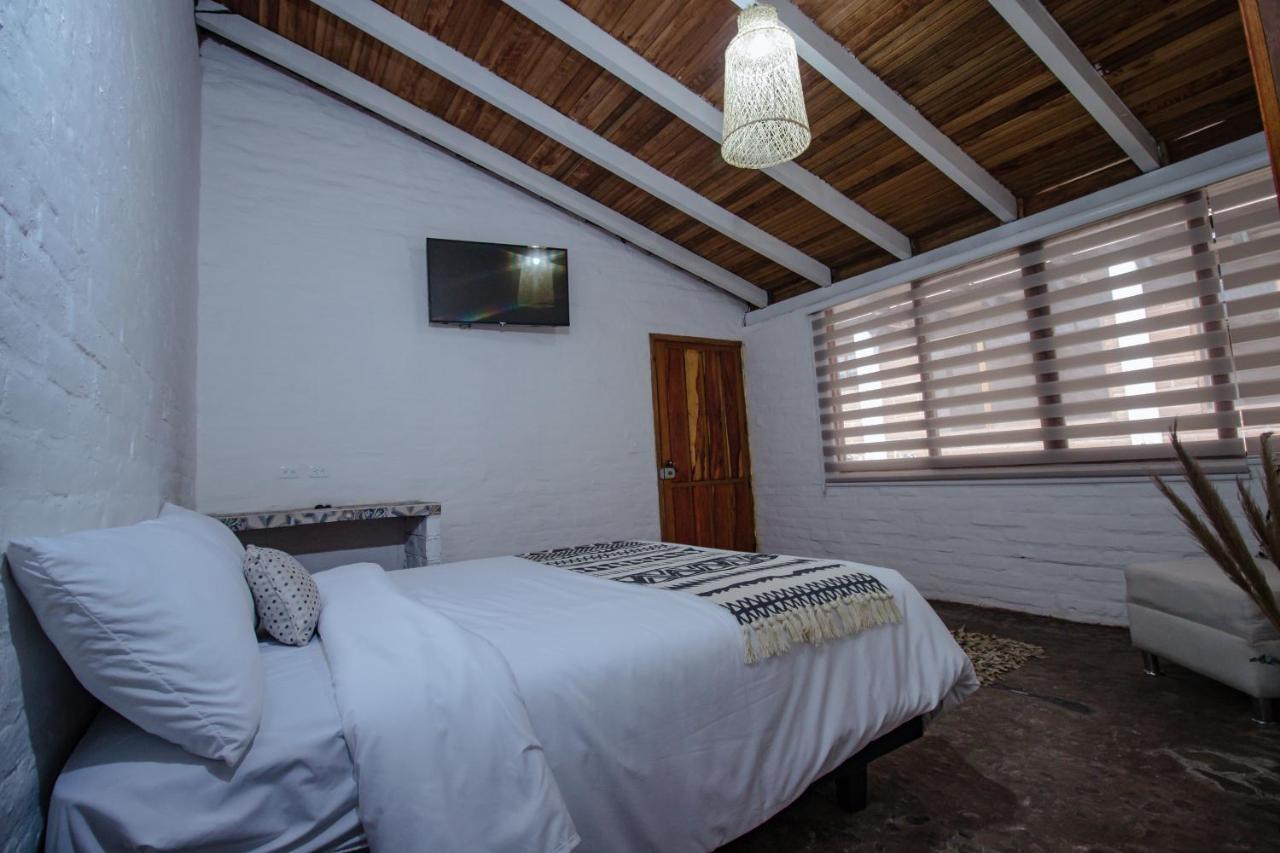 Rustic Quinta La Aurora Bed & Breakfast บาญอส ภายนอก รูปภาพ