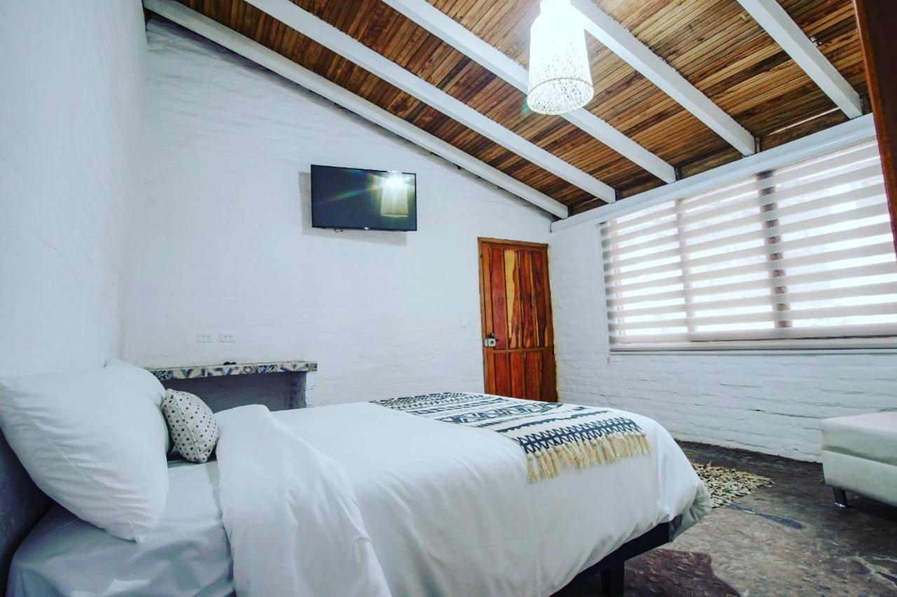 Rustic Quinta La Aurora Bed & Breakfast บาญอส ภายนอก รูปภาพ